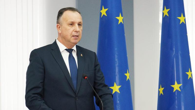 Emil Ceban discută modernizarea sistemului medical cu ambasadorul UE