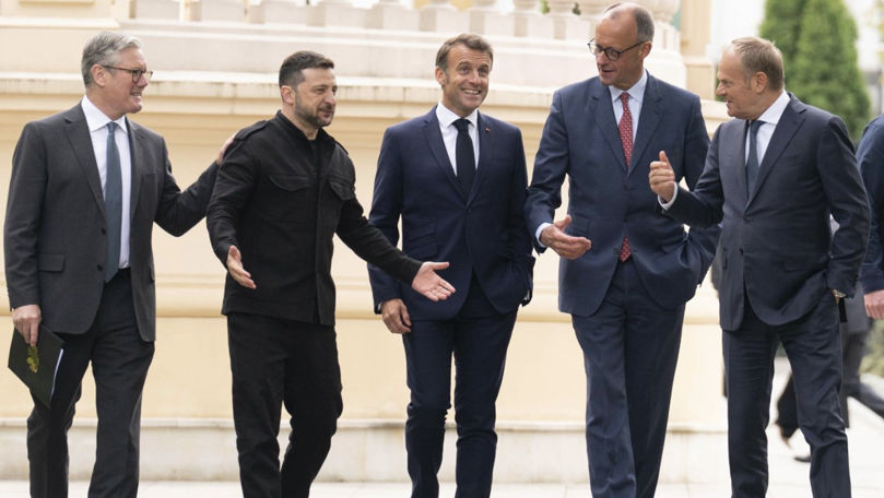 Zelenski, Macron, Starmer și Merz se întâlnesc la Londra pentru negocieri de pace