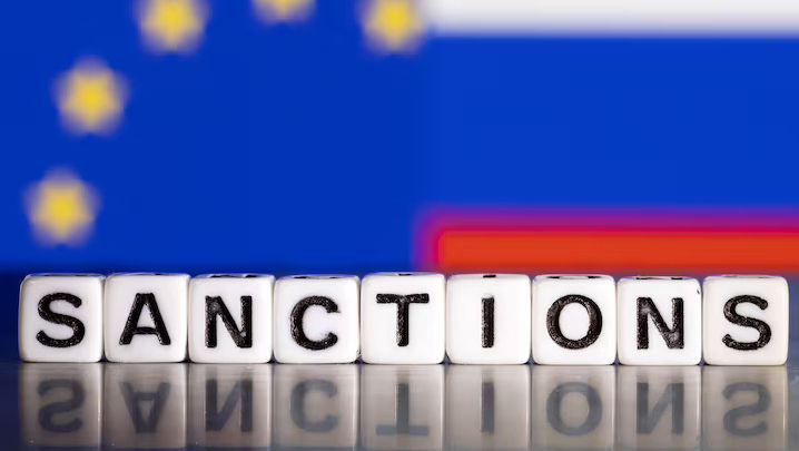 UE mărește presiunea economică: 41 de nave petroliere incluse în sancțiuni