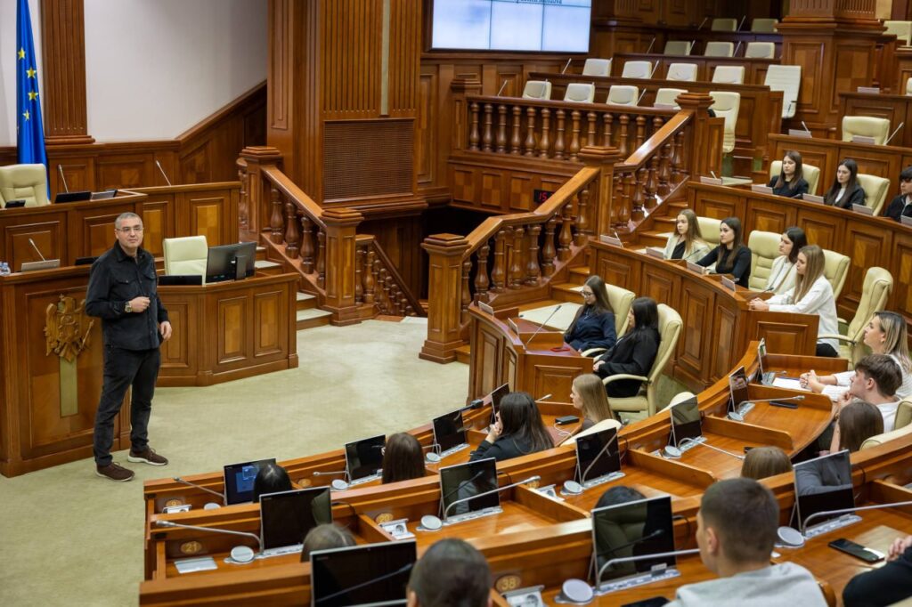 Renato Usatîi, față în față cu studenții Academiei „Ștefan cel Mare”: sfaturi pentru viitorii profesioniști în poliție