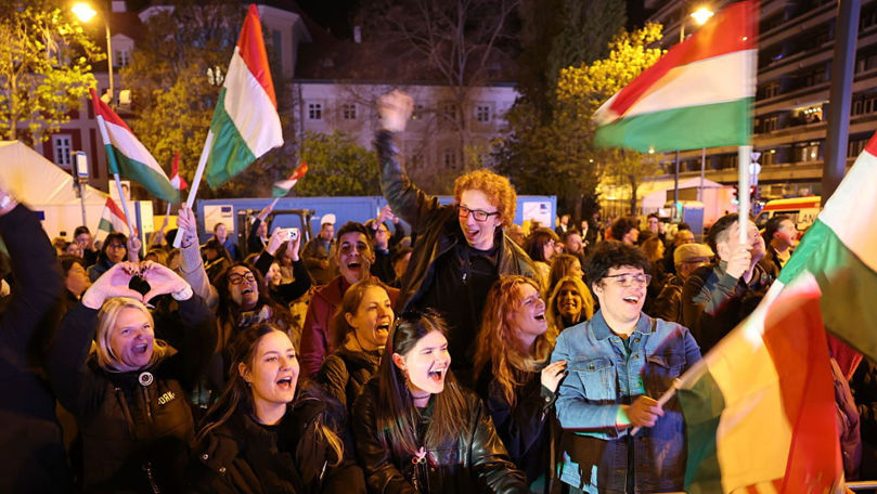 Budapesta în sărbătoare după victoria opoziției: străzi pline, steaguri și reacții entuziaste