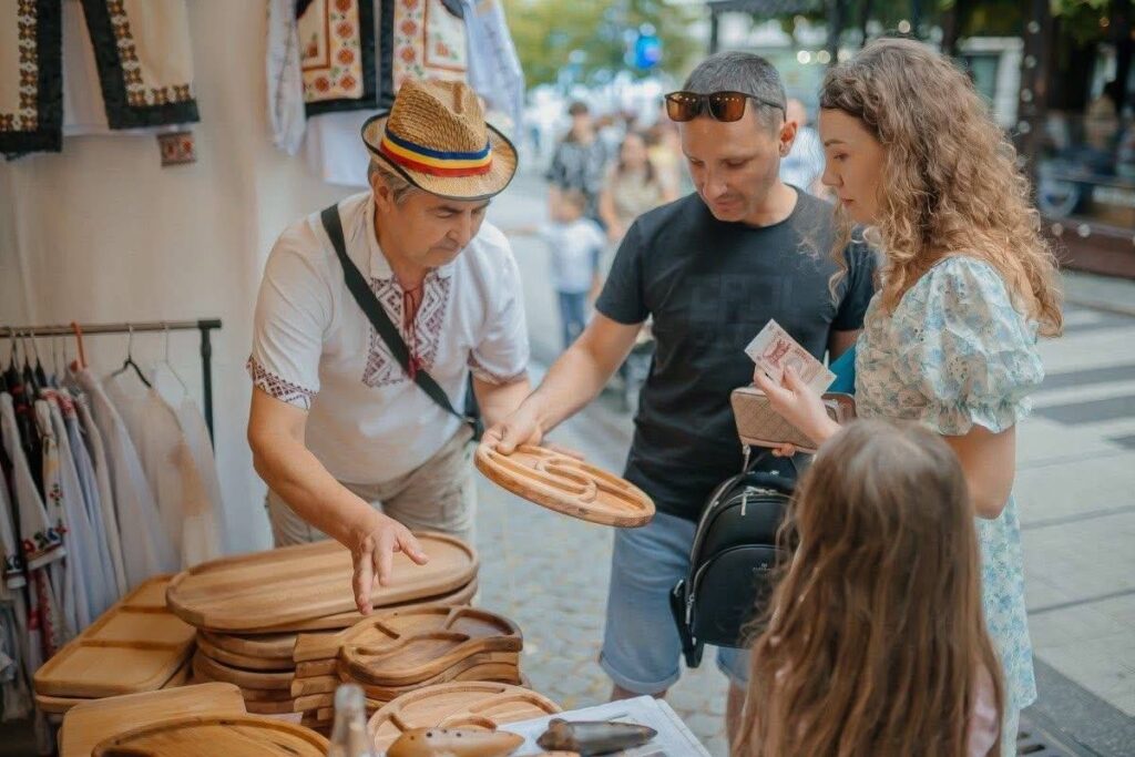 Eveniment cultural în Capitală: Festivalul Tradițiilor reunește meșteri populari din toată țara