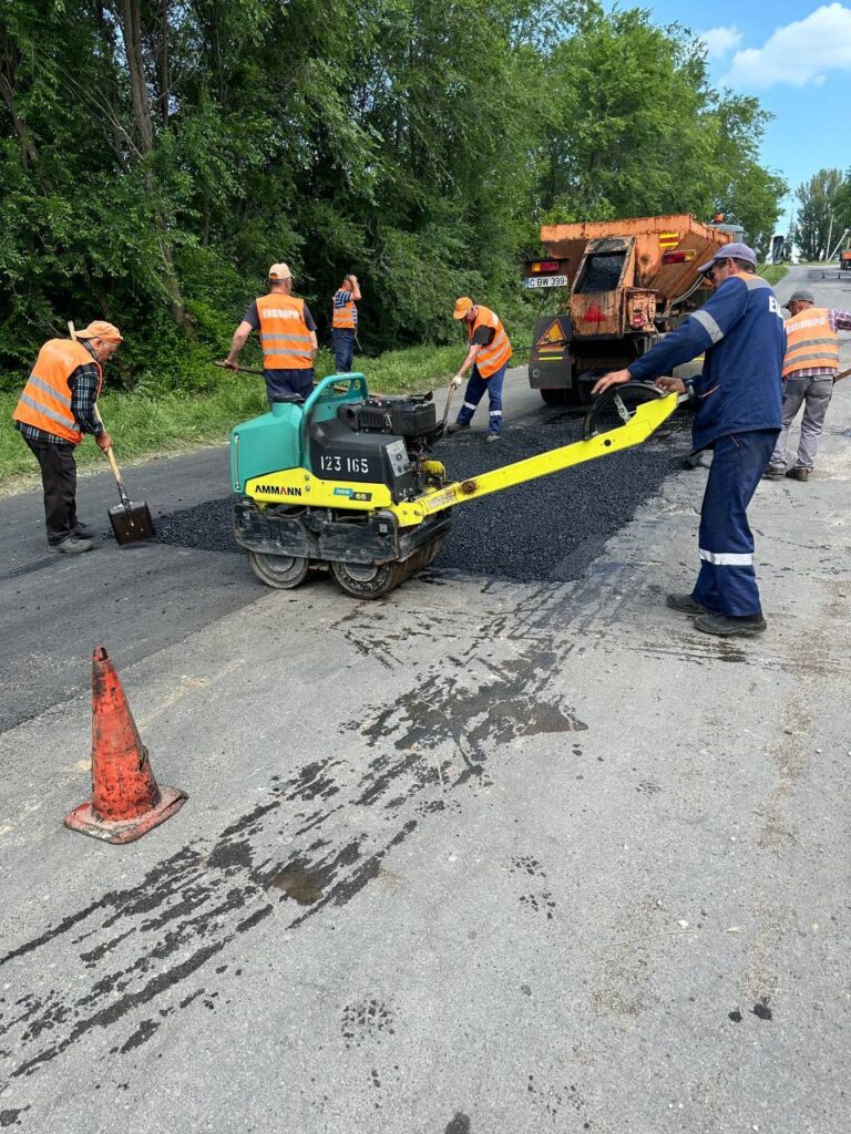 Mai multe drumuri din suburbii intră în reparații: lucrări simultane în Bubuieci, Bîc și Grătiești