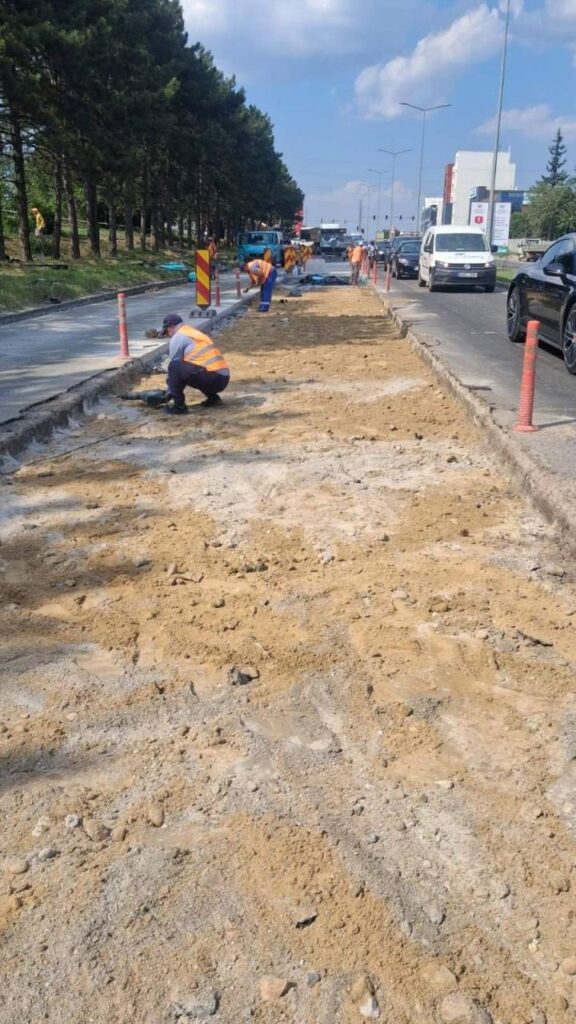 Reabilitarea străzii Calea Orheiului: autoritățile explică de ce lucrările se desfășoară și ziua