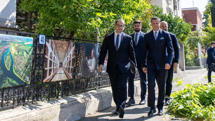 Vasile Tofan, prima vizită oficială peste hotare: Premierul a ajuns la București