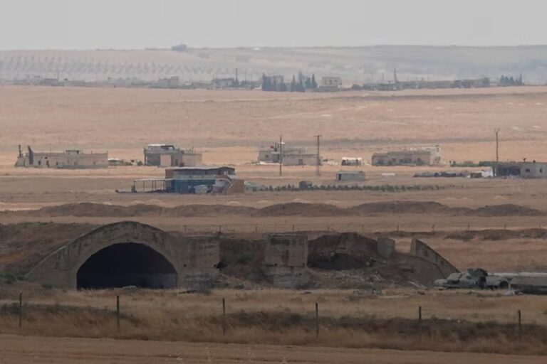 Israelul atacă o bază din Siria pe fondul tensiunilor cu Turcia. „Nu vom tolera amenințări”