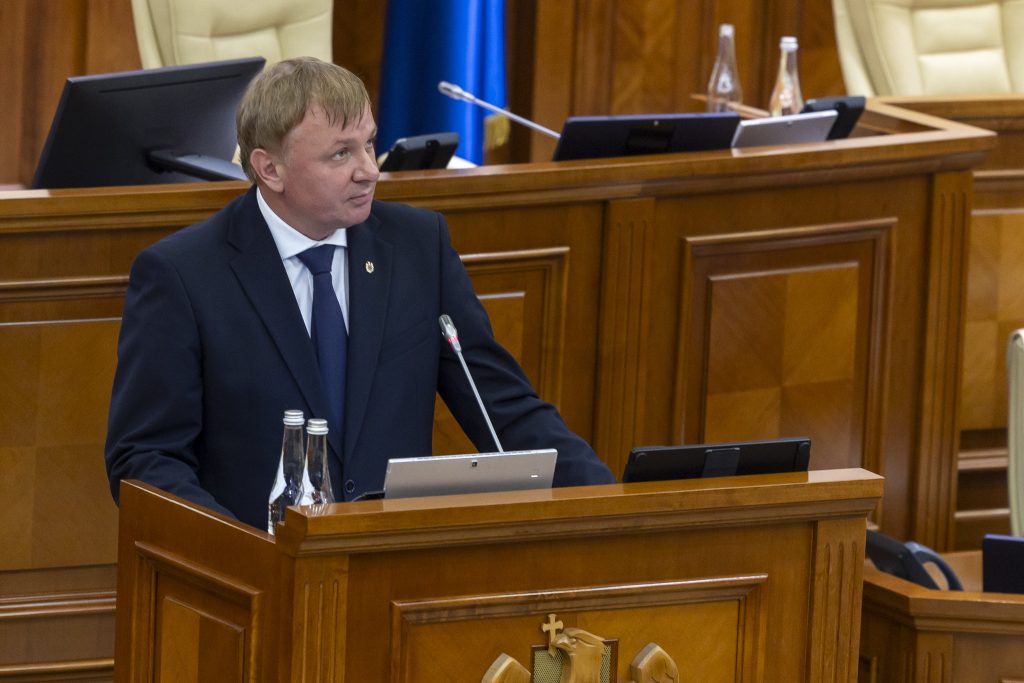 Legea împotriva escrocheriilor telefonice, votată în Parlament: proiectul Partidului Nostru a fost susținut în lectura a doua