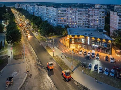 Mai multe parcări și spații pentru copii și sport: Continuă modernizarea curților de pe Nicolae Costin