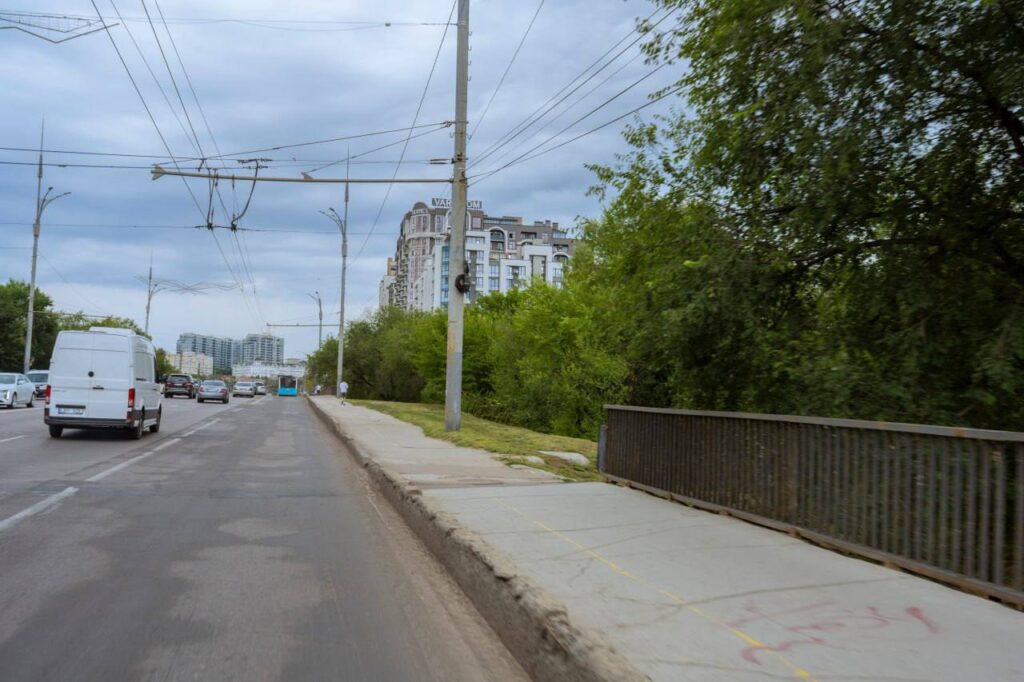 Lucrările de reabilitare au început pe podul de pe bd. Renașterii Naționale. Ce intervenții sunt planificate