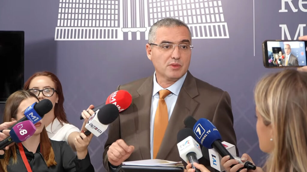 Renato Usatîi anunță o inițiativă legislativă privind înăsprirea răspunderii pentru violența împotriva femeilor și le îndeamnă pe victime să-l contacteze direct în caz de agresiune: Să oprim tragedia înainte să fie prea târziu!