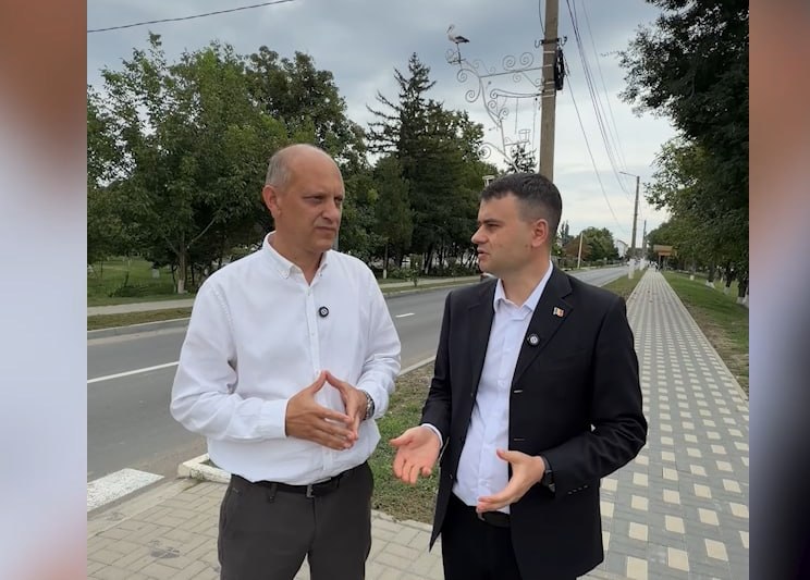Zeci de proiecte în derulare la Cantemir: Primarul Roman Ciubaciuc, despre drumuri reparate, infrastructură sportivă și investiții în curțile blocurilor