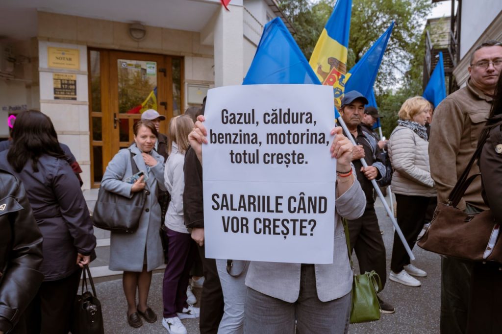 „Avem nevoie de salarii decente”: Profesorii cer majorări salariale și tarife mai mici la energie
