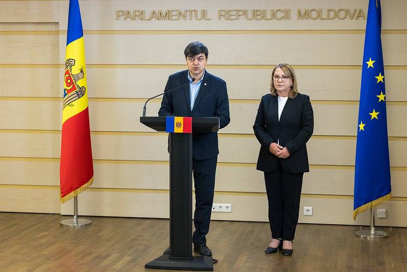 MAN propune pedepse de până la 20 de ani pentru organizatorii rețelelor de escrocherii telefonice