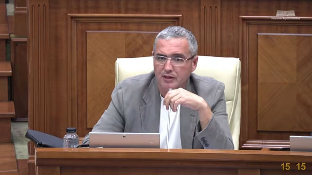 Președintele Partidului Nostru, Renato Usatîi, solicită Guvernului să prevadă măsuri împotriva scumpirii apei în cazul unei crize