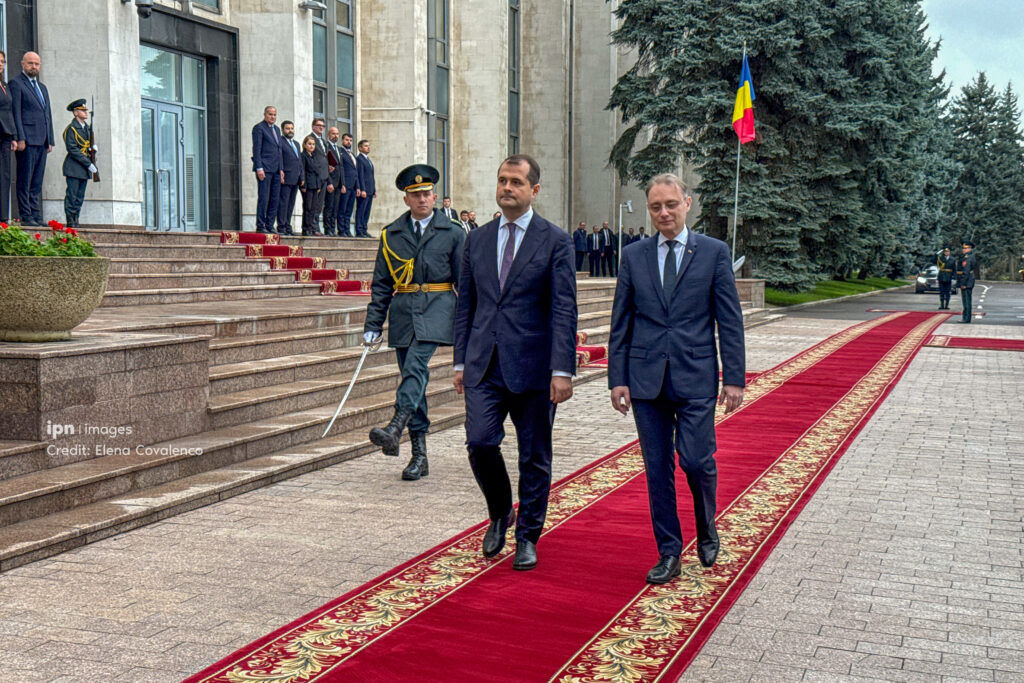 Luca Niculescu, primit de Vasile Tofan la Guvern. Ce urmează pe agenda întrevederilor