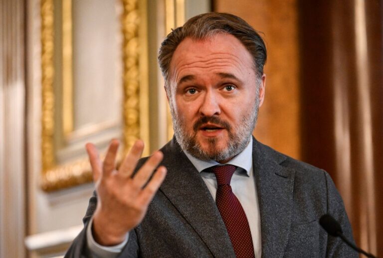 Europenii, puși să aleagă între hrană și căldură. Avertismentul comisarului european pentru energie
