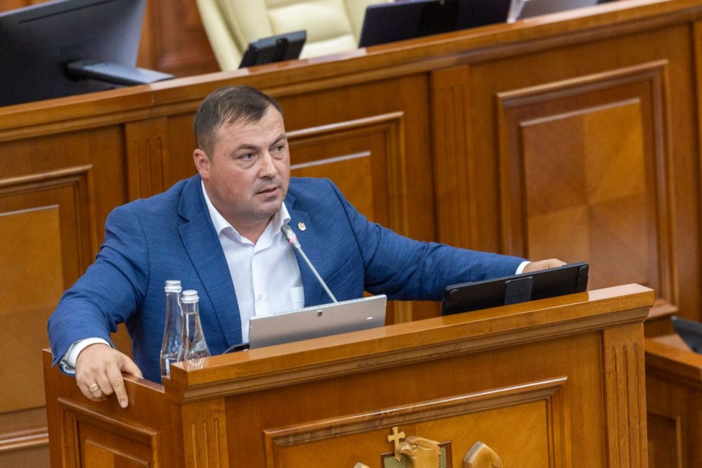 Partidul Nostru contestă povara accizelor pentru fermieri. Serghei Ivanov: Agricultorii moldoveni plătesc în plus peste 456 de milioane de lei