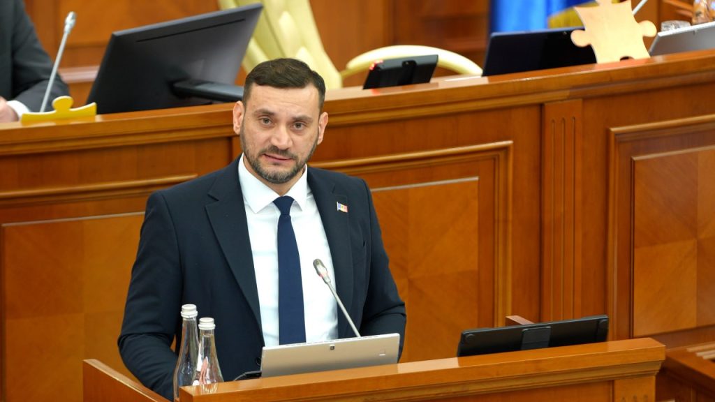 „Lăsați lecțiile de supraviețuire și veniți cu soluții”: Nicolae Margarint cere Guvernului transparență totală privind compensațiile de iarnă