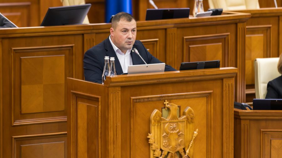 Licențierea cerealelor, prelungită până la sfârșitul anului. Grosu și Stefanco, schimb de replici în plen